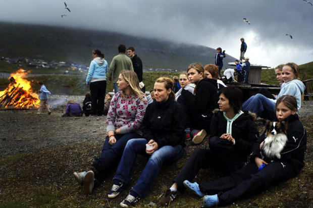 Die fast Letzten ihrer Art: Mädchen im Sommercamp auf den Färöer-Inseln. (Foto: Gulliver Theis/Stern/laif)