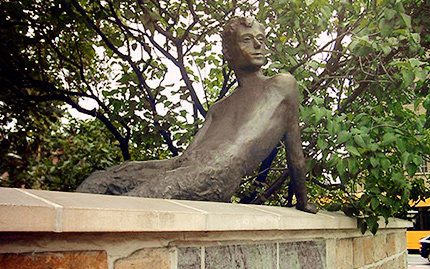 Erich Kästner Bronzeplastik in Dresden (Foto: Peter Bubenik)