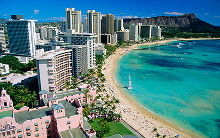 Schlafen am Strand von Honolulu, Hawaii