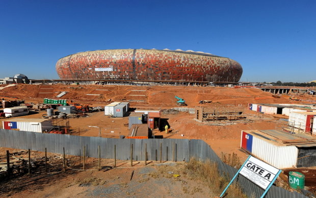 Die FNB-Arena in Johannesburg. Der Umbau für die WM hat 312 Millionen Euro gekostet (Fotos: picture alliance)