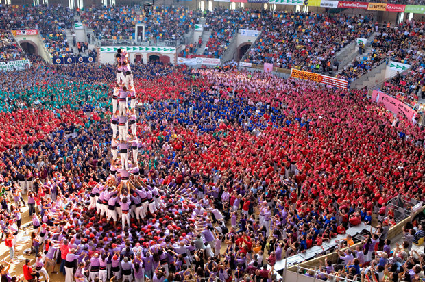 Katalanische Brauchtumspflege: Neben der Sprache gehört dazu auch der Bau der Castells. Die Tradition der Menschentürme reicht bis ins 18. Jahrhundert zurück und stammt aus Tarragona. (Foto: picture-alliance)