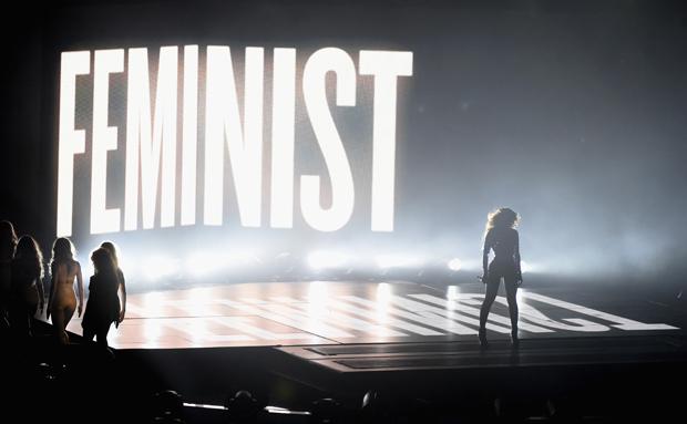 Manchmal muss man schon groß dazu schreiben, dass es sich hier jetzt um Feminismus handelt (Foto: Getty Images)