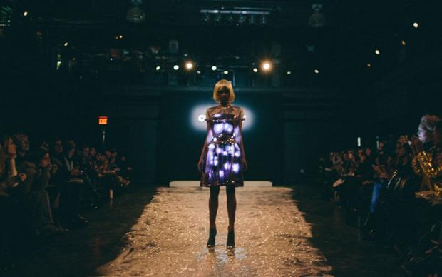 Da bekommt das Wort „Dress Code“ eine völlig neue Bedeutung – ein Kleid des Londoner Labels Cute Circute