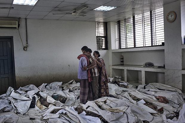Zwölf Tage später: Diese Eltern haben soeben die Leiche ihrer Tochter entdeckt Zwölf Tage später: Diese Eltern haben soeben die Leiche ihrer Tochter entdeckt (Foto: Taslima Akhter)
