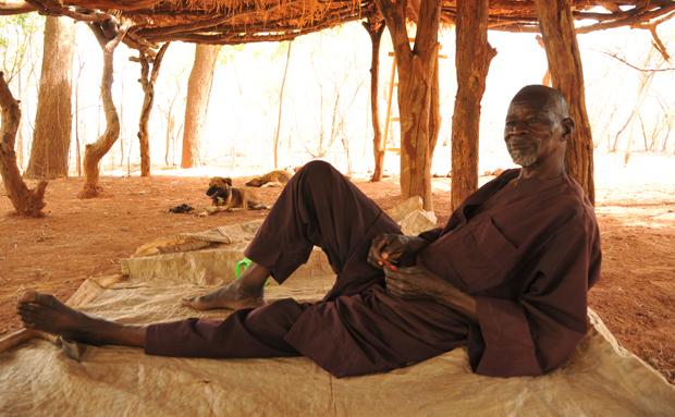 Früher nannten sie ihn einen Verrückten – heute ist Yacoubo für viele so etwas wie ein Heiliger (Foto: Andrea Jeska)