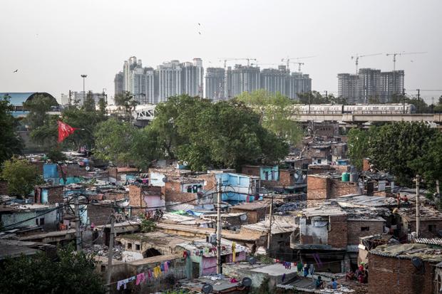Als die Gaukler kamen, war hier noch ein Wald. Dehli wuchs in den letzten Jahrzehnten einfach über sie hinweg Als die Gaukler kamen, war hier noch ein Wald. Dehli wuchs in den letzten Jahrzehnten einfach über sie hinweg (Enrico Fabian)