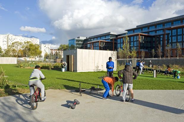 Banlieue de luxe: Arm und Reich leben am Pariser Stadtrand jetzt vis à vis   (Foto: Jean-Daniel Sudres/hemis.fr/laif)