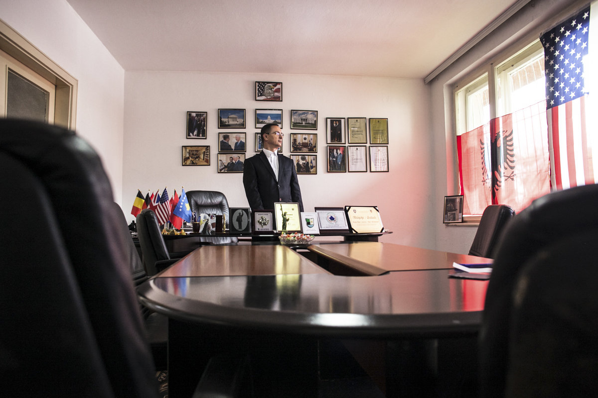 Agim Rexhepi in seinem Büro in Pristina