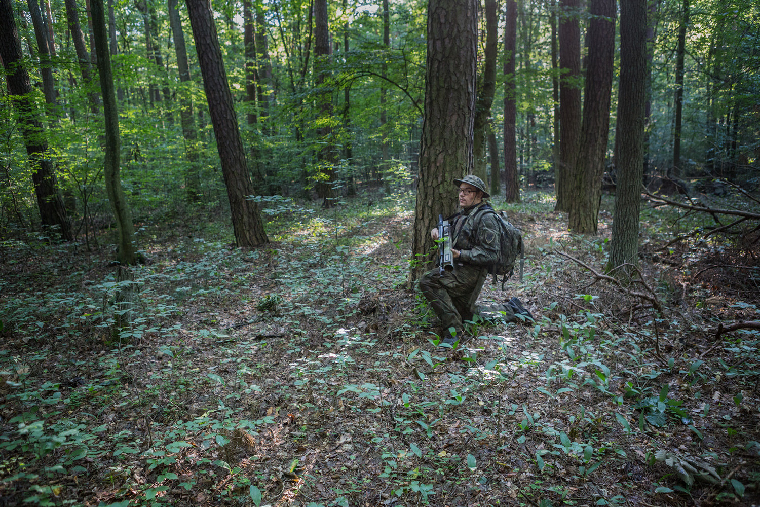 Im Wald mit einer Bazooka. Dieser Strzelec hat es nicht leicht. Viel wiegt die Bazooka und ist aufgrund der unhandlichkeit unbeliebt bei den Teilnehmern