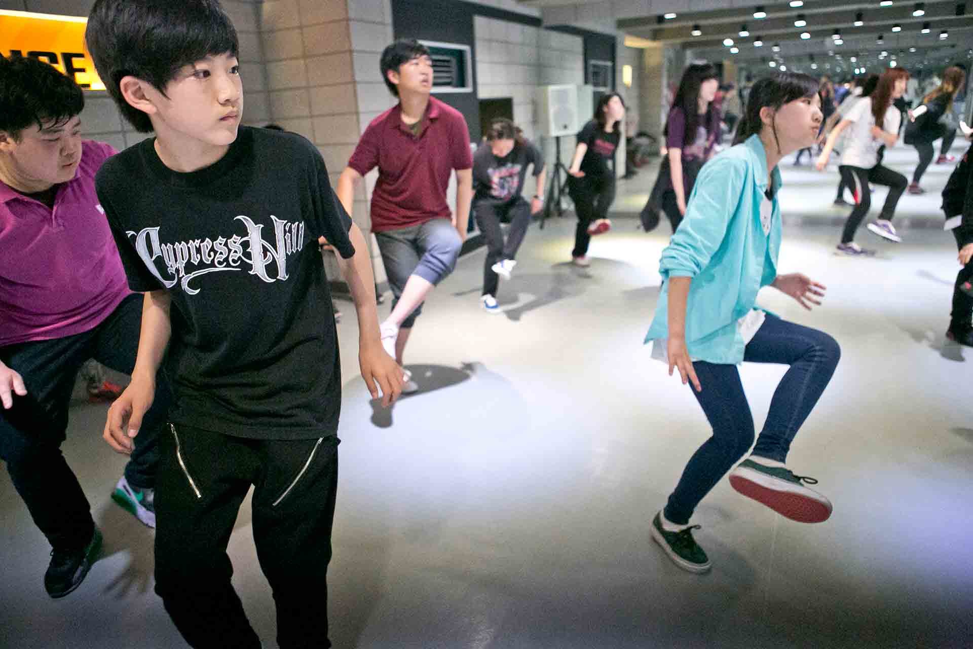 Koreanische Jugendliche aus einem K-Pop-Internat