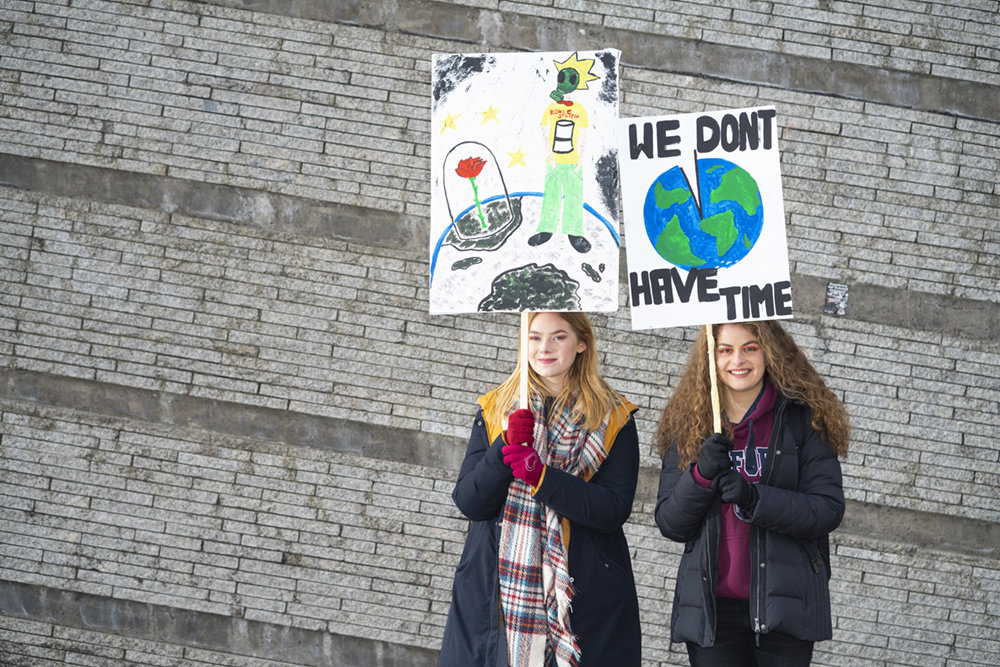 Marie Uhlmann, 17 und Samira Wirbeleit, 17, Berlin