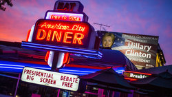 US Diner zeigt das Trump vs. Clinton TV Duell