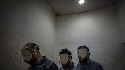Verhaftete Oppositionelle 2013 in einem Gefängnis in Damaskus – Sie werden beschuldigt, Autobomben gebaut zu haben