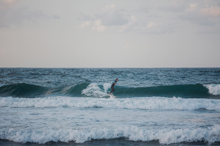 Surfer auf dem Meer Surfer auf dem Meer