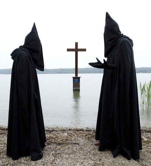 Preußische Geheimagenten ermordeten den bayrischen König – behaupten die Guglmänner Preußische Geheimagenten ermordeten den bayrischen König – behaupten die Guglmänner