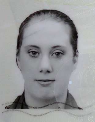 Samantha Lewthwaite, hier auf dem Foto eines gefälschten Passes, den sie verwendet hat Samantha Lewthwaite, hier auf dem Foto eines gefälschten Passes, den sie verwendet hat
