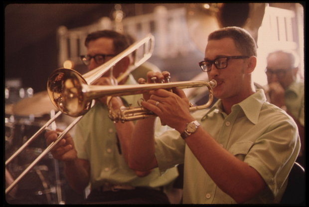 Trompeter einer Polka-Band im Gibbon Ballroom Trompeter einer Polka-Band im Gibbon Ballroom
