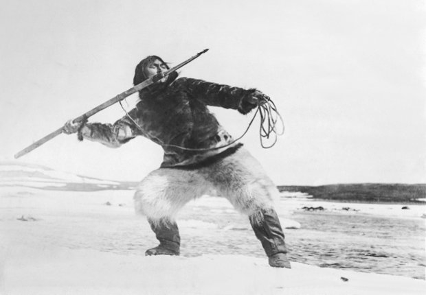 Nanu – ist der echt? Bei der Inszenierung von „Nanuk“ nahm es Regisseur Flaherty nicht so genau Nanu – ist der echt? Bei der Inszenierung von „Nanuk“ nahm es Regisseur Flaherty nicht so genau