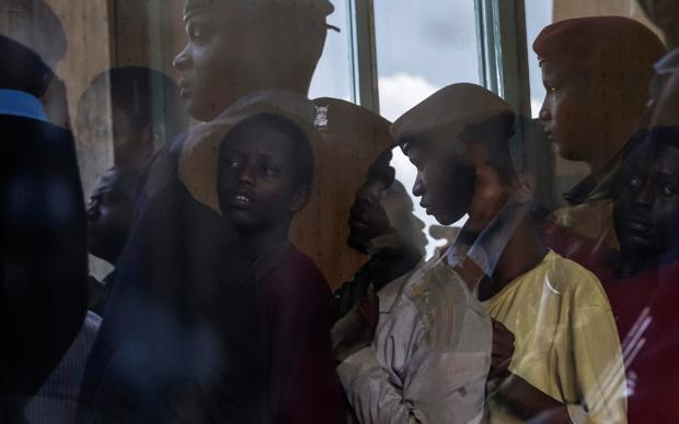 In Kenias Hauptstadt Nairobi kommt es in den Stadtteilen, in denen vor allem Menschen mit somalischen Wurzeln wohnen, oft zu willkürlichen Verhaftungen In Kenias Hauptstadt Nairobi kommt es in den Stadtteilen, in denen vor allem Menschen mit somalischen Wurzeln wohnen, oft zu willkürlichen Verhaftungen