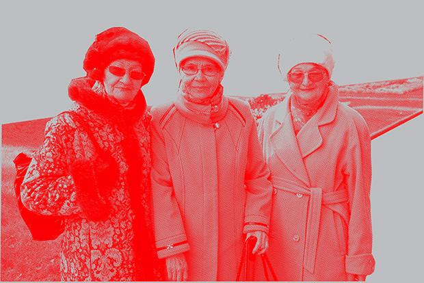 1961 wurde die Stadt im Zuge der „Entstalinisierung“ wieder in Wolgograd umbenannt. An sechs Feiertagen im Jahr heißt sie aber Stalingrad. An diesen Tagen kommen die meisten Besucher, darunter viele ältere Leute 1961 wurde die Stadt im Zuge der „Entstalinisierung“ wieder in Wolgograd umbenannt. An sechs Feiertagen im Jahr heißt sie aber Stalingrad. An diesen Tagen kommen die meisten Besucher, darunter viele ältere Leute