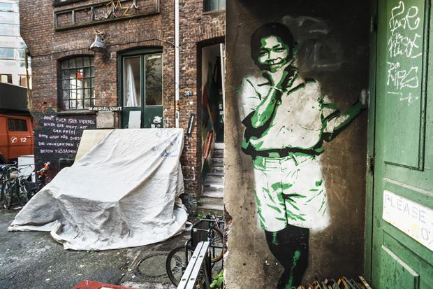 Alte Häuser werden durch Graffiti erst schön. Nicht jeder teilt diese Auffassung Alte Häuser werden durch Graffiti erst schön. Nicht jeder teilt diese Auffassung
