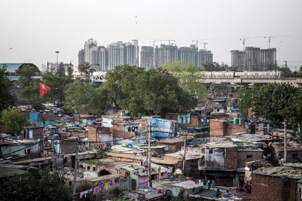 Als die Gaukler kamen, war hier noch ein Wald. Dehli wuchs in den letzten Jahrzehnten einfach über sie hinweg Als die Gaukler kamen, war hier noch ein Wald. Dehli wuchs in den letzten Jahrzehnten einfach über sie hinweg