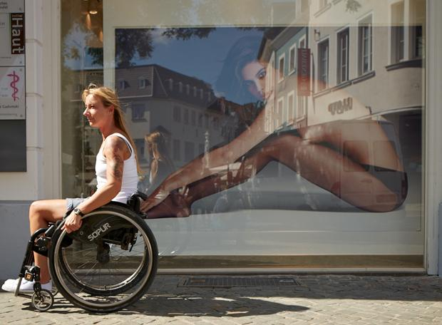 Dunja Fuhrmann hat viel trainiert, um selbst das fieseste Kopfsteinpflaster zu bezwingen. Nicht alle sind so fit Dunja Fuhrmann hat viel trainiert, um selbst das fieseste Kopfsteinpflaster zu bezwingen. Nicht alle sind so fit