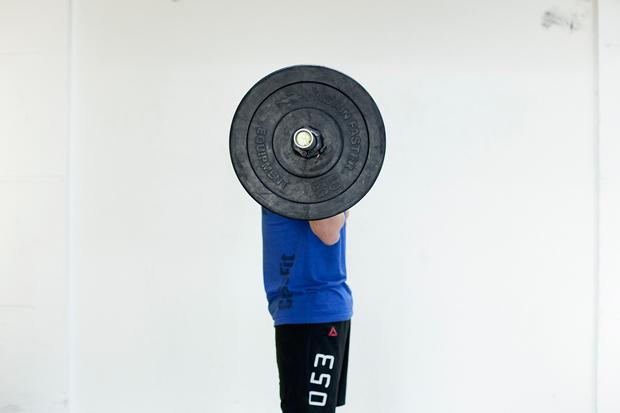 Das Langhantel-Training gehörte schon lange zu Thomas' Stärken. Deshalb konnte er im Crossfit auch so durchstarten Das Langhantel-Training gehörte schon lange zu Thomas' Stärken. Deshalb konnte er im Crossfit auch so durchstarten