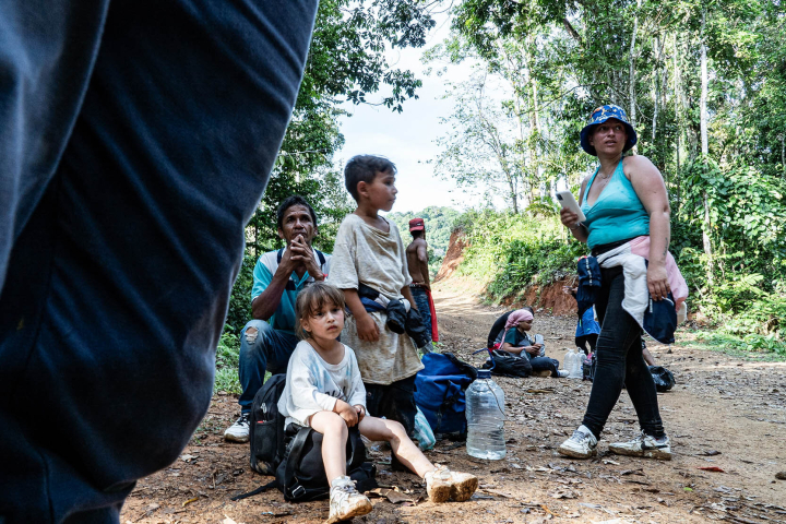 Joselin mit ihren Kindern Hilary, Jhon Seiver und Santiago Joselin mit ihren Kindern Hilary, Jhon Seiver und Santiago