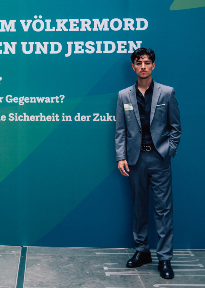 Farhad bei einer Gedenkveranstaltung am 2. Juli 2024 Farhad bei einer Gedenkveranstaltung am 2. Juli 2024
