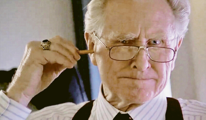 Lloyd Bridges als THOMAS BENSON, “Hot Shots! Part Deux” 1993 Lloyd Bridges als THOMAS BENSON, “Hot Shots! Part Deux” 1993