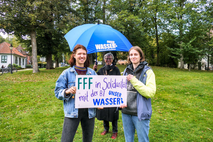 Marianne Temmesfeld von der BI mit FFF Aktivistinnen Marianne Temmesfeld von der BI mit FFF Aktivistinnen
