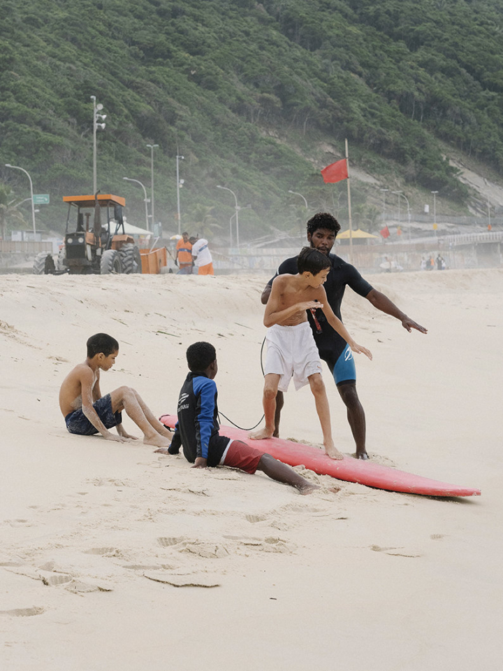 Junge Surfer in Rio Junge Surfer in Rio