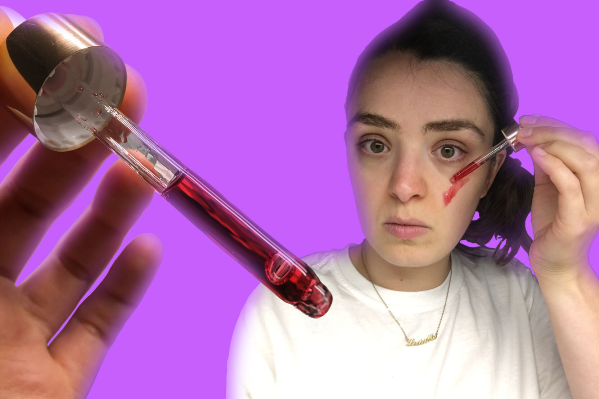 Die Autorin benutzt ein Beautyserum Die Autorin benutzt ein Beautyserum