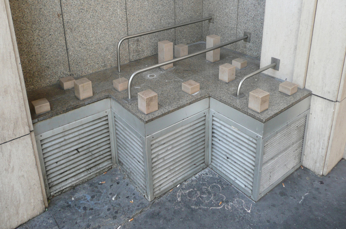 Defensive Architektur gegen Obdachlose