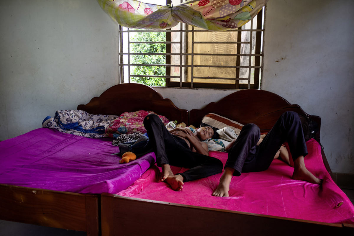 Auf dem Gelände der Aspire NGO gibt es einen kleinen Bungalow, in dem die etwa 20 Waisenkinder zusammen leben. Waisenhaus, Kambodscha, Tourismus