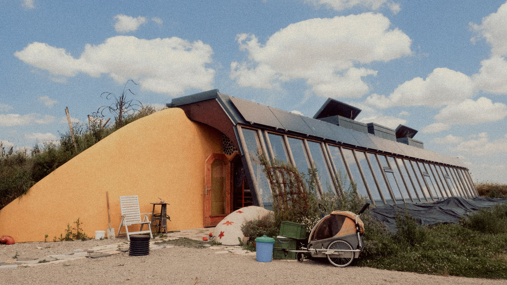 Earthship Tempelhof in Kreßberg, Baden-Württemberg Earthship Tempelhof in Kreßberg, Baden-Württemberg