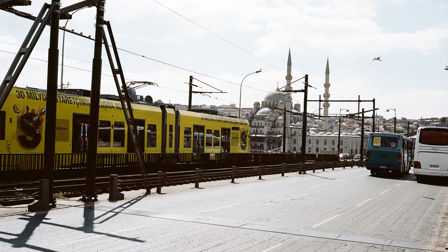 Eine Straßenbahn in Istanbul Eine Straßenbahn in Istanbul