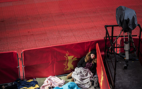 Schlafender Fan auf der Berlinale (Foto: Daniel Seiffert)